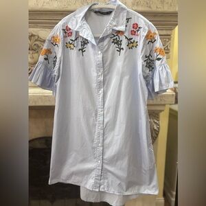 Zara Light Blue Floral Embroidered Oversized Button Down Shirt Dress Size Small